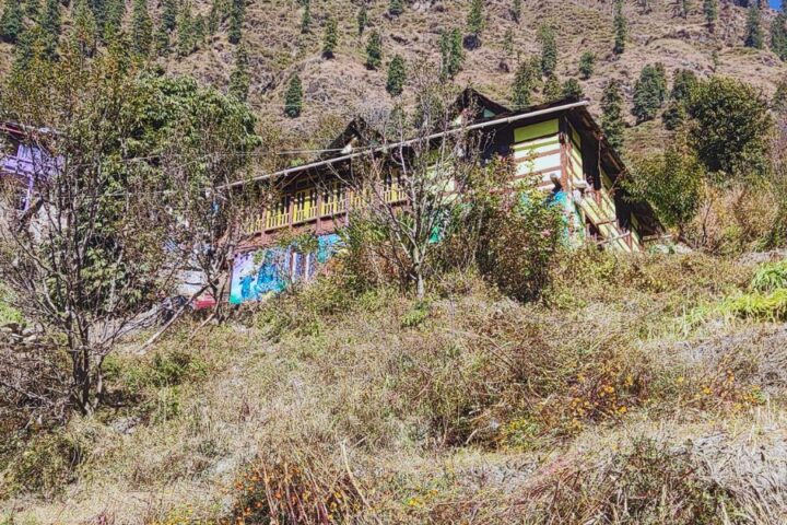 Lapas – The Sunlit Village in the Freezing Parvati Valley